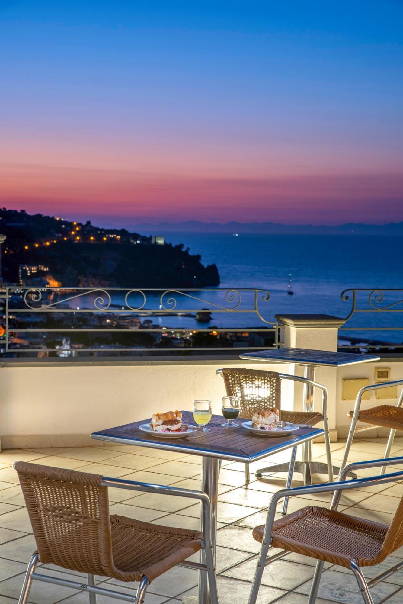 Hotel Bel Tramonto Casamicciola Terme Buitenkant foto